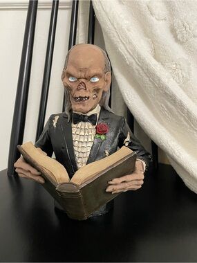 The Keeper Bust from Spirit Halloween